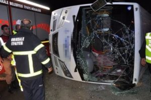 Korkun&ccedil; kaza! 23 yolcudan 15 kişi...