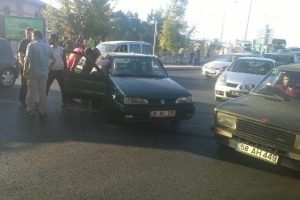 2 otomobil &ccedil;arpıştı: 1 yaralı