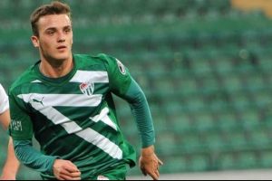 Bursaspor'da Ertuğrul Ersoy yıldız olma yolunda hızla ilerliyor