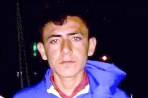 Okul bah&ccedil;esinde oyun oynarken fenalaşan gen&ccedil; &ouml;ld&uuml;