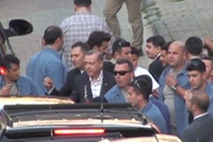 Erdoğan'dan 15 Temmuz şehitlerinin ailelerine ziyaret