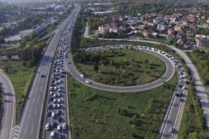 Tatilcilerin d&ouml;n&uuml;ş &ccedil;ilesi!
