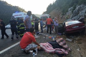 Yeni nişanlı &ccedil;ifti &ouml;l&uuml;m ayırdı