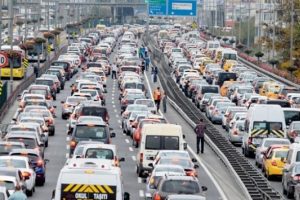 Pazartesi sabahı trafiğe &ccedil;ıkacaklara &ouml;nemli uyarı