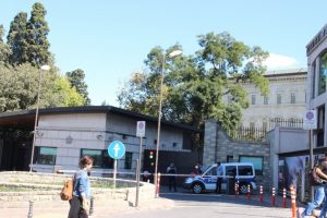 Ankara'da kapalı, İstanbul'da a&ccedil;ık