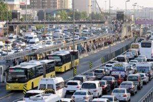 İstanbul'da pazartesi g&uuml;n&uuml; toplu ulaşım bedava