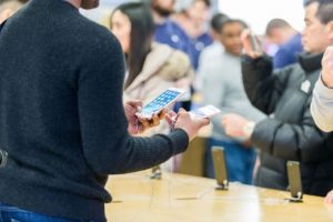 iPhone 7 satışa &ccedil;ıktı