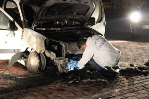 Konya'da 1 saat i&ccedil;inde 7 ara&ccedil; yandı