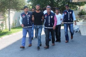 &Ouml;d&uuml;n&ccedil; aldığı ceketten &ccedil;ıkan bı&ccedil;ak katil yaptı
