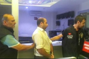 Hemşireye otob&uuml;ste tekme atan saldırgan yakalandı