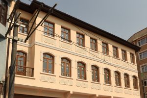 Bursa'da bir restorasyon da Kayhan'a