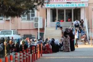 Nişan t&ouml;reninde tartıştığı iki kardeşini &ouml;ld&uuml;rd&uuml;