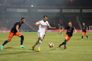 Başakşehir fırtınası s&uuml;r&uuml;yor!