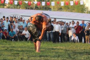 Yıllar sonra yağlı g&uuml;reşte bir ilk yaşandı