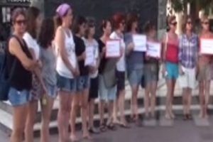 Kadınlardan şortlu eylem