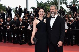 Mel Gibson dokuzuncu kez baba oluyor