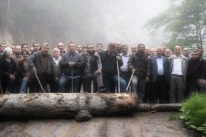'Vatansever Rizeli Gen&ccedil;ler'den Cerattepe'yi savunanlara tehdit!