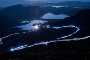 1883 metrelik zirveye b&uuml;y&uuml;leyici 'Fenerli Gece Y&uuml;r&uuml;y&uuml;ş&uuml;'