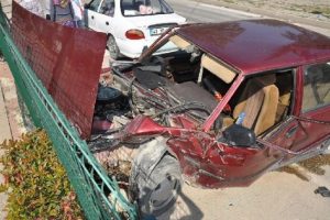 Bursa İneg&ouml;l'de polis aracı ile otomobil &ccedil;arpıştı: 1'i polis 6 yaralı
