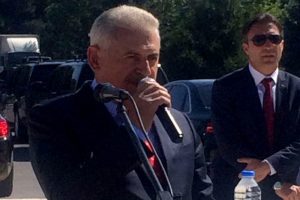 "İkisi de birbirinden mukaddestir"