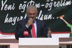 Başbakan'dan &ouml;ğretmenlere 'FET&Ouml;' uyarısı