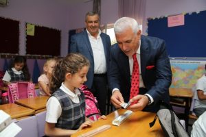 Bursa Nil&uuml;fer Belediye Başkanı Bozbey: Yarınları &ccedil;ocuklarımız aydınlatacak