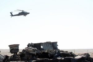 Askeri eğitim helikopteri d&uuml;şt&uuml;