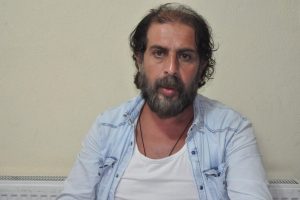 Bursa'da d&uuml;ğ&uuml;nde maganda kurşunuyla yaralanan m&uuml;zisyen konuştu