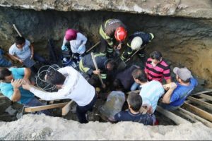 İnşaat temelinde g&ouml;&ccedil;&uuml;k altında kalan 2 iş&ccedil;i yaralandı