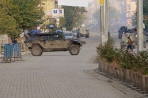 Y&uuml;ksekova'da sokağa &ccedil;ıkma yasağı kaldırıldı