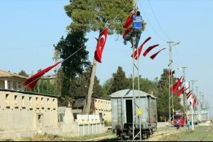 Suriye sınırı T&uuml;rk bayraklarıyla donatıldı