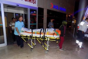 Kamyonetin lastiği patladı: 2 &ccedil;ocuk 7 yaralı