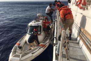 Alanya'da kuru y&uuml;k gemisi battı