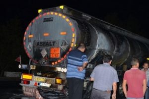 Kimyasal madde y&uuml;kl&uuml; tankerde yangın