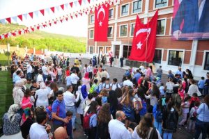 Bursa Orhangazi'nin ilk &ouml;zel okuluna g&ouml;rkemli a&ccedil;ılış