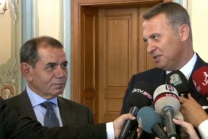 Derbi &ouml;ncesi başkanlardan dostluk mesajı