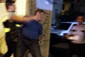 Parkta &ccedil;ocuğa tecav&uuml;ze kalkıştı, lin&ccedil;ten polis kurtardı