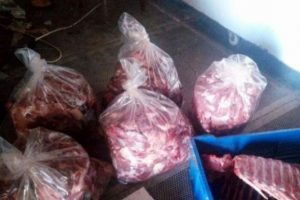 Domuz eti satarken yakalanan kasap yetkilileri g&ouml;reve &ccedil;ağırdı