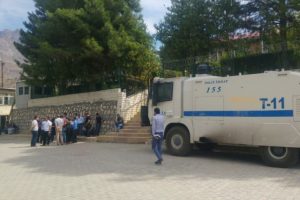Ter&ouml;r operasyonunda 40 g&ouml;zaltı: Ş&uuml;phelilerden 1 dolar da &ccedil;ıktı