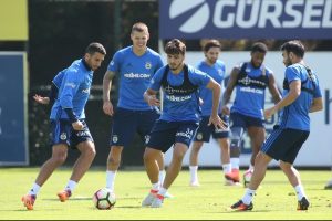 Fenerbah&ccedil;e'de durmak yok!