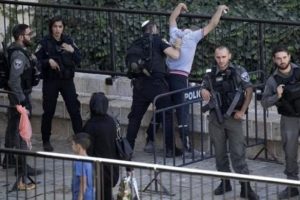 İsrail'den ahlak dışı uygulama