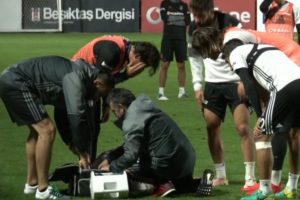 Beşiktaş antrenmanında y&uuml;rekler ağızlara geldi
