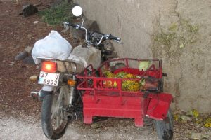 Motosiklet duvara &ccedil;arptı: 2 &ouml;l&uuml;