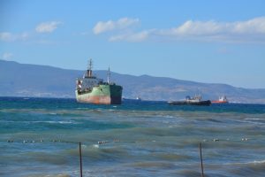Tanker karaya oturdu
