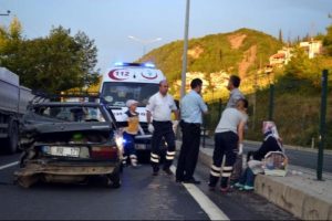 Karam&uuml;rsel'de kaza: 3 yaralı