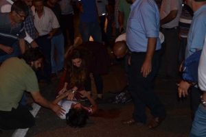 Bursa'da k&uuml;&ccedil;&uuml;k &ccedil;ocuğa otomobil &ccedil;arptı!