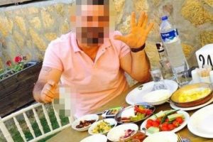 Kendisinden domuz eti satın alan firmaları a&ccedil;ıkladı