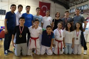 Bursa'da karatecilerden 5 madalya!