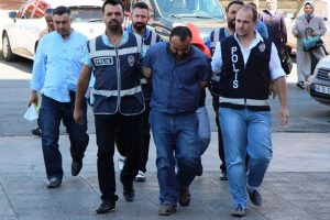 &Ccedil;alıştıkları iş yerini soyan dayı yeğen yakalandı