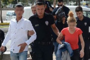 Gen&ccedil; kızı uyuşturucuya alıştırdılar